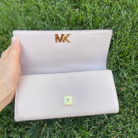 MICHAEL KORS SOFT PINK WALLET - Picture 3 of 7